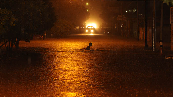 La fuerte lluvia que cayó sobre la capital de Nicaragua durante casi una hora provocó inundaciones y deslizamientos. (Foto: LaPrensa)