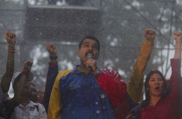 Ni la lluvia paró la marcha contra el terrorismo en Venezuela