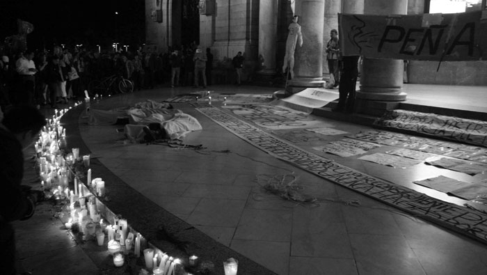 Familiares encienden velas para pedir por los desaparecidos (Foto: Iván P. Moreno)