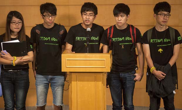 Representantes de la Federación de Estudiantes en Hong Kong. (Foto: EFE)