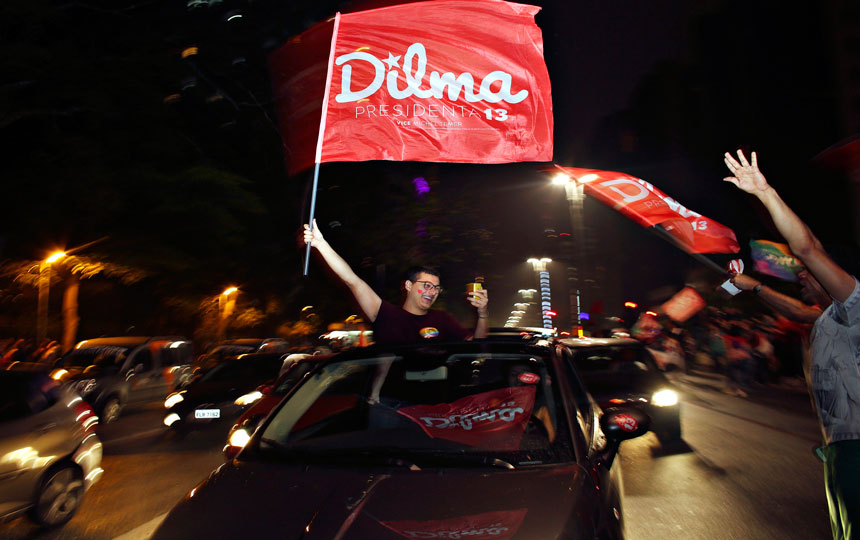 Una caravana roja llenó las calles de Brasil (Foto: Reuters)