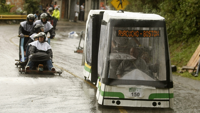 XV Festival de Carros de Rodillos inundó las calles de Medellín 