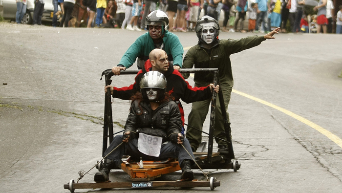 XV Festival de Carros de Rodillos inundó las calles de Medellín 