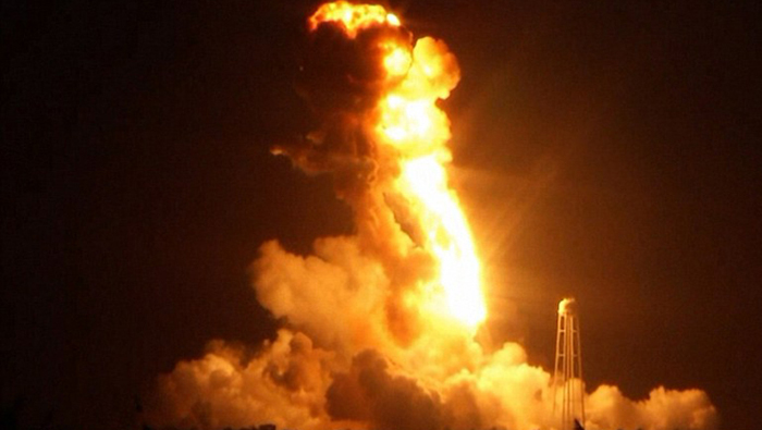 Explosión del cohete que transportaba cápsula no tripulada Cygnus
