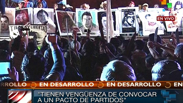 El pueblo mexicano se reunió en la capital para demandar al Estado justicia por los 43 normalistas desaparecidos
