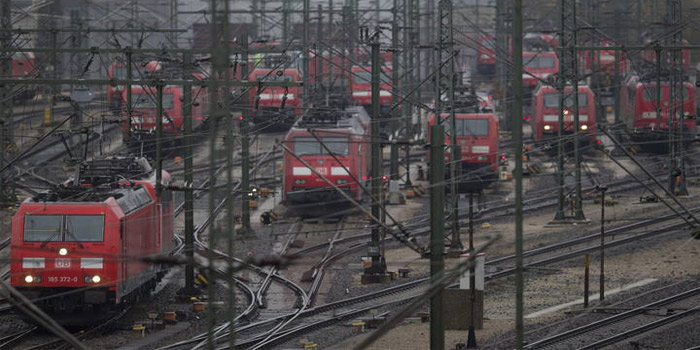 Varios trenes parados en la estación de Seevetal, Alemania.