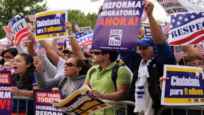 Inmigrantes piden acciones inmediatas sobre la reforma migratoria. (Foto: La Prensa)
