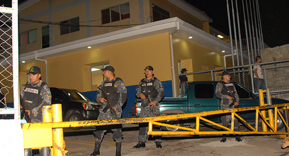 Integrantes de la Comandancia de la Policía Nacional rechazaron la destitución de Subillón. (Foto: La Tribuna.hn)