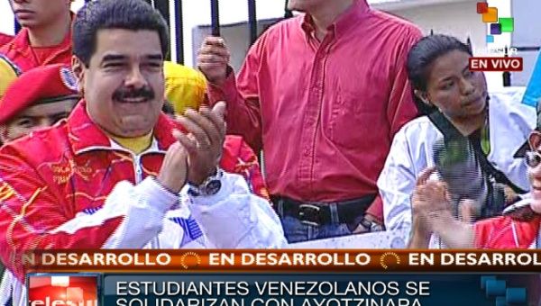 Nicolás Maduro lidera concentración estudiantil en Miraflores