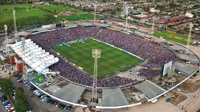 Estadio Monumental, ubicado en Santiago de Chile. Capacidad: 47 mil 347 espectadores. 