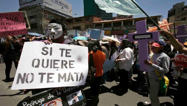 En Bolivia se activaron con pancartas y consignas contra la agresión de las mujeres. 