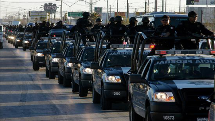 Al menos 50 vehículos antimotines se encuentran en Chipalcingo. (Foto: La Jornada)