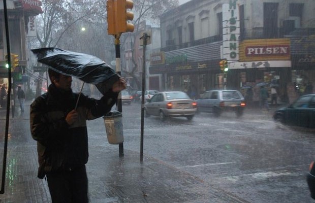 El mal tiempo persistirá durante todo el día en Uruguay, según pronóstico del Inumet. (Republica.com.uy)
