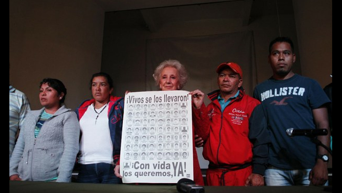 Carlotto brindó un mensaje de esperanza a los padres de los estudiantes normalistas de Guerrero. (Foto: La Jornada)