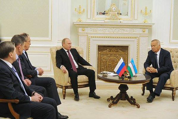 Los mandatarios de Rusia y Uzbekistán se reunieron este miércoles.