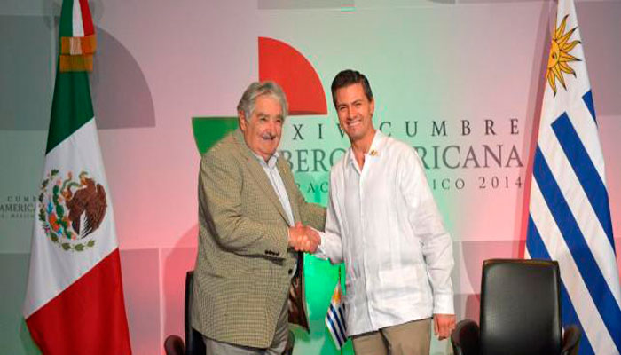Mujica le sugirió a su par mexicano tomar decisiones democráticas