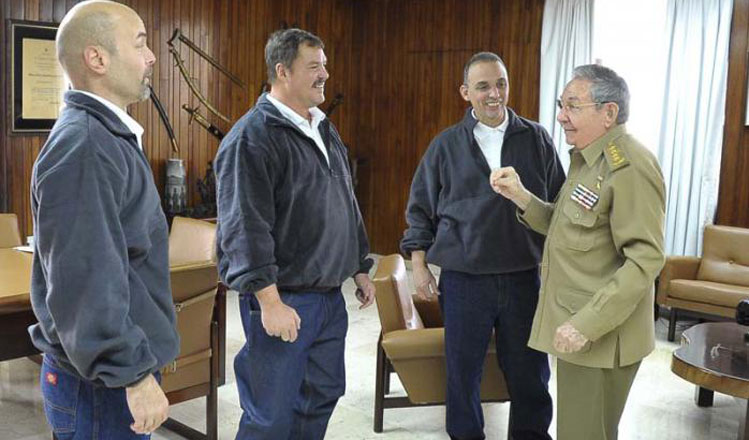 El presidente cubano, Raúl Castro, recibió a Gerardo Hernández, Ramón Labañino y Antonio Guerrero.