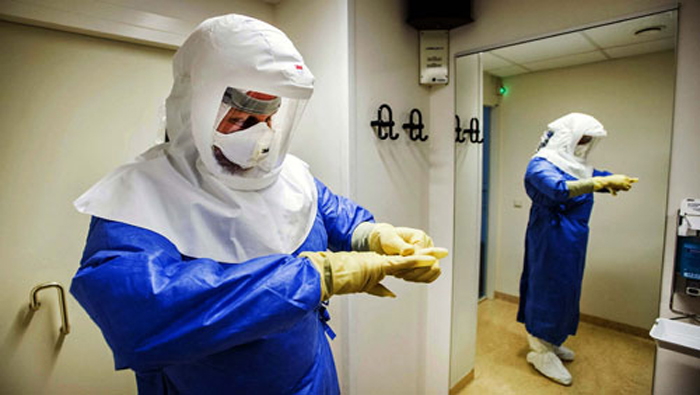 El nuevo traje ofrecería mayor seguridad a las personas que tratan el ébola en los países afectados por el virus.