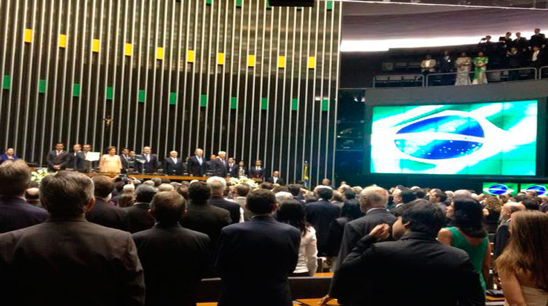 Rousseff en el pleno del Congreso de Brasil.