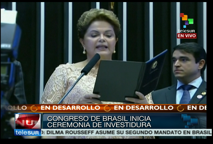 Momento en el que Rousseff pronunciaba el juramento en el pleno del Congreso.