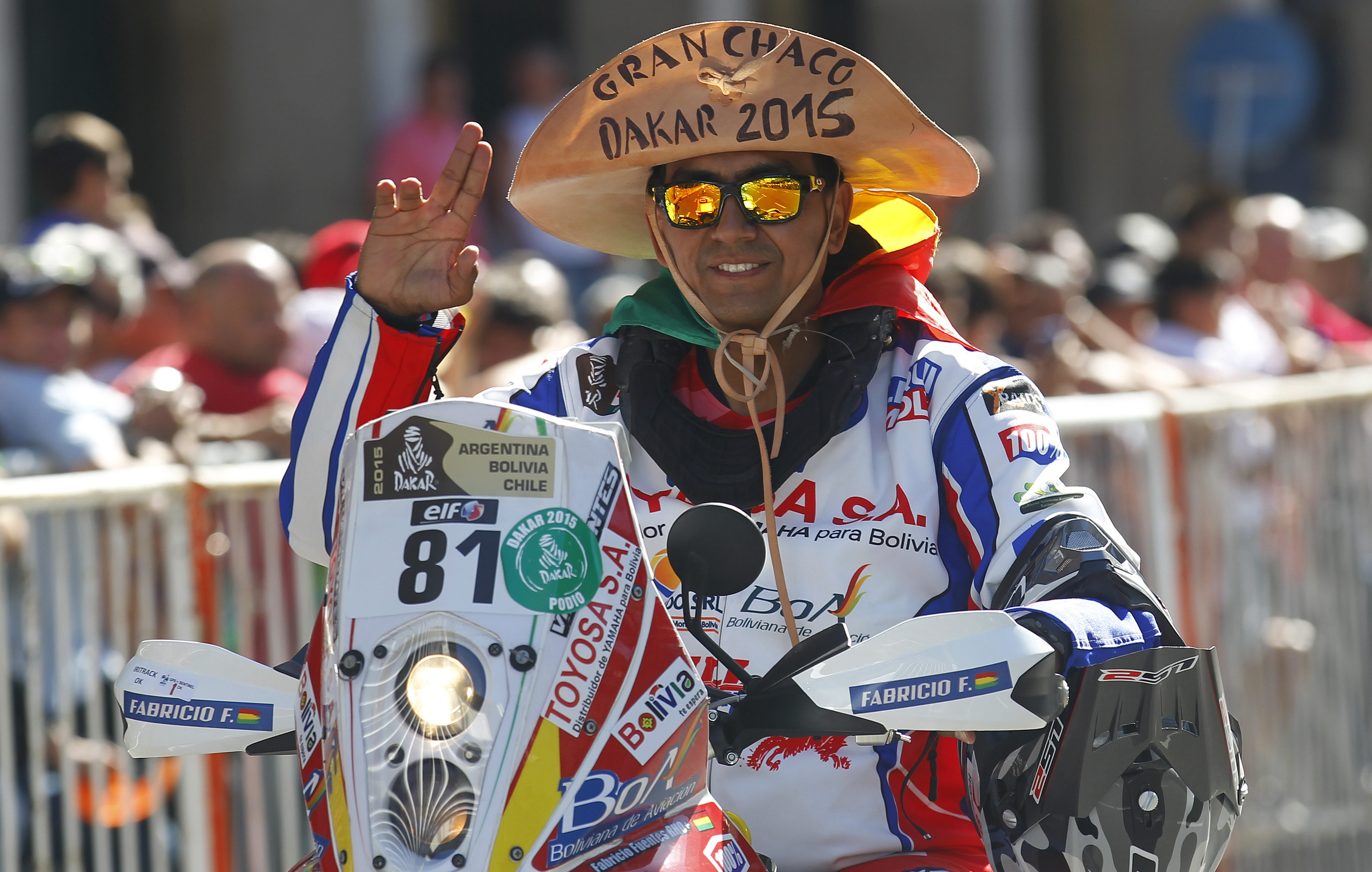 El boliviano Fabricio Fuentes destacó por particular vestimenta durante el evento