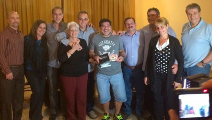 Maradona se reunió con Los Cinco en La Habana.
