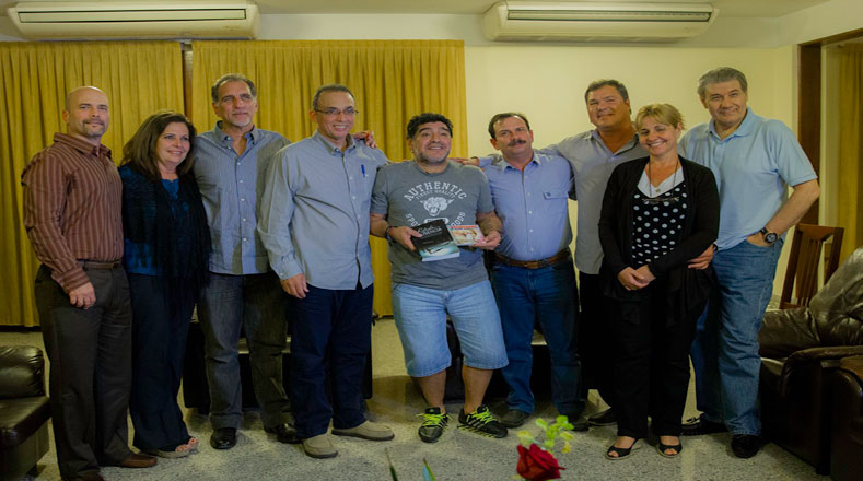 Maradona y los Héroes Cubanos le pegan De Zurda desde La Habana