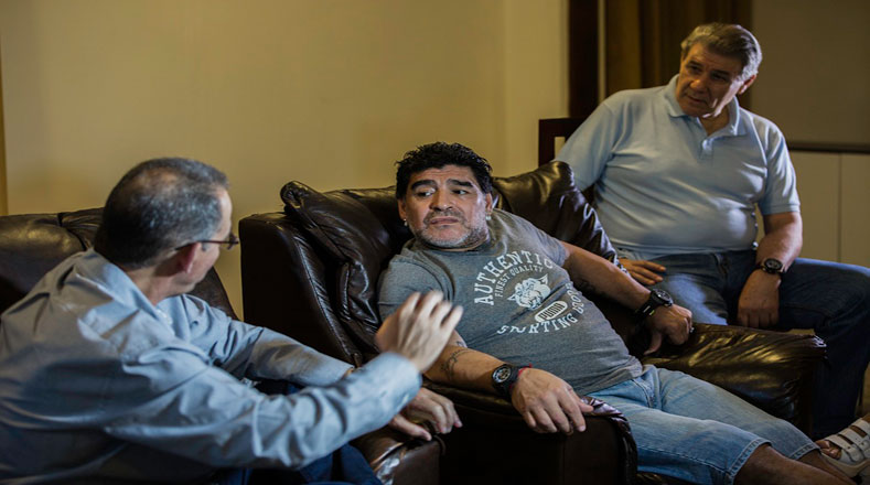 Maradona y Víctor Hugo Morales presentaron De Zurda, programa que adquirió popularidad durante el Mundial de Fútbol Brasil 2014.