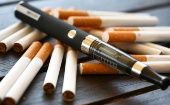 Autoridades de salud alertan sobre los peligros de cáncer para los fumadores
