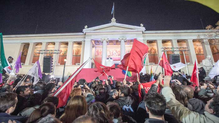 Las banderas de Syriza ondearon por toda la capital helena