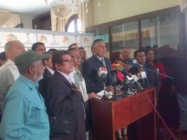 El diputado Pedro Carreño emitió el pronunciamiento en rechazo a las denuncias contra Cabello