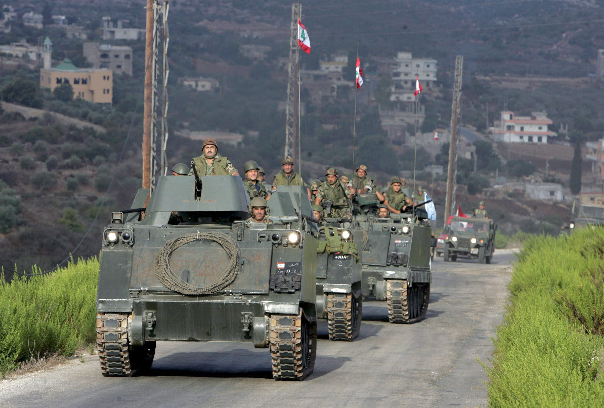 Las tropas libanesas se mantienen en la frontera a fin de estar alertas tras un posible ataque del ejército israelí.