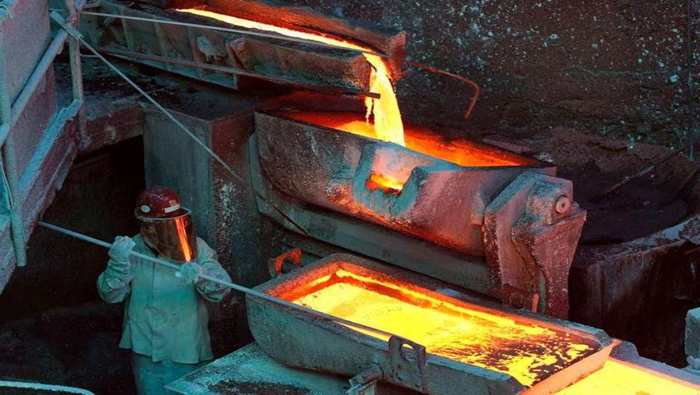 La empresa estatal Codelco lidera la industria del cobre en Cobre.