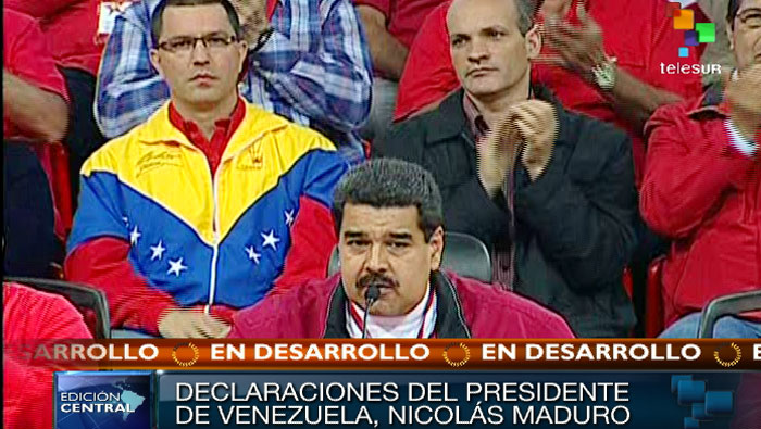 Maduro llama al pueblo a unirse contra los planes de la derecha.