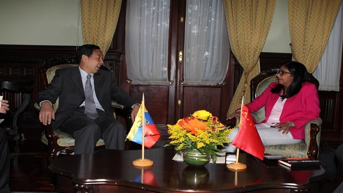 La canciller venezolana se reunió con el embajador de la nación asiática, Zhao Rong Xia, en Caracas.