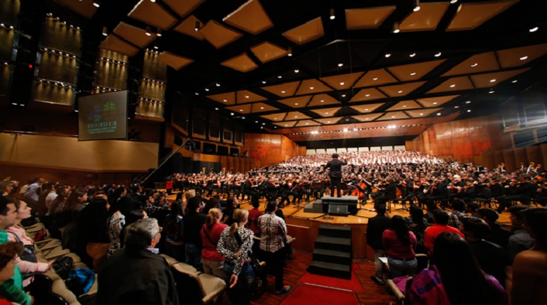 n el acto estuvieron presentes las cuatro generaciones musicales formadas por el Sistema Nacional de Orquestas y Coros Juveniles e Infantiles de Venezuela.