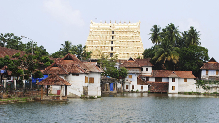 El emblemático templo Sree Padmanabhaswamy está ubicado en la capital del estado de Kerala, suroeste de la India.