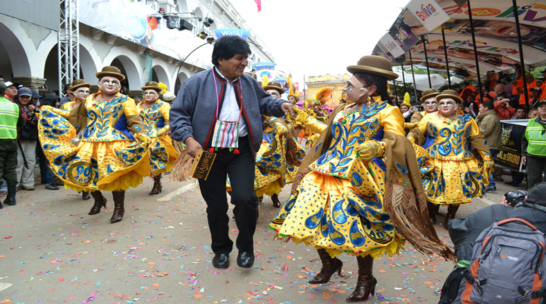 El presidente Evo Morales participó en el Carnaval de Oruro junto al vicepresidente Álvaro García Linera.