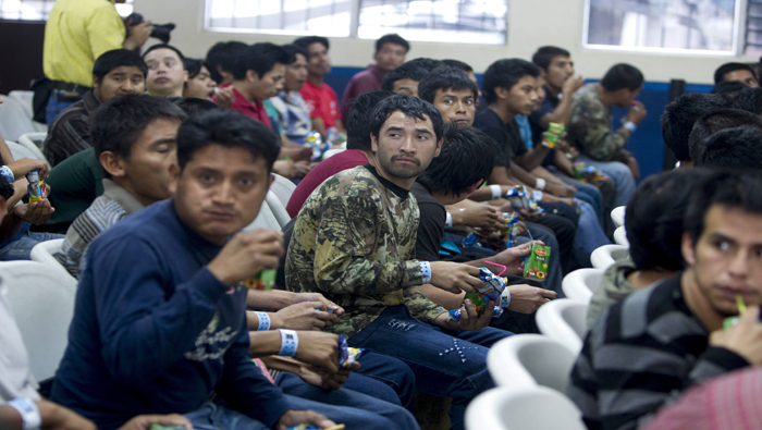 Autoridades mexicanas iniciaron el proceso migratorio correspondiente de las familias rescatadas.