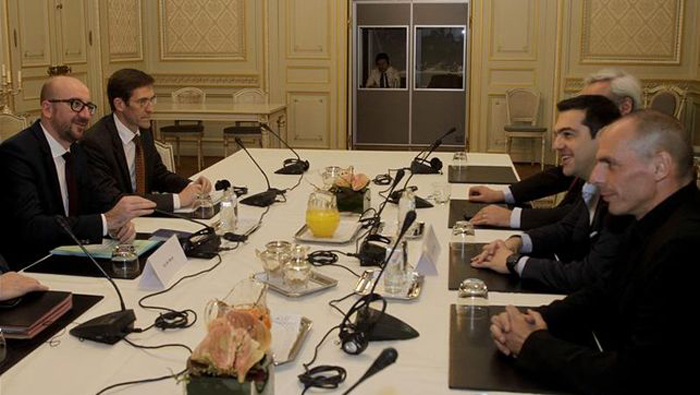 El primer ministro de Grecia Alexis Tsipras se reunió la semana pasada con el primer ministro belga, Charles Michel y con el ministro de Finanzas griego, Yanis Varufakis en Bruselas