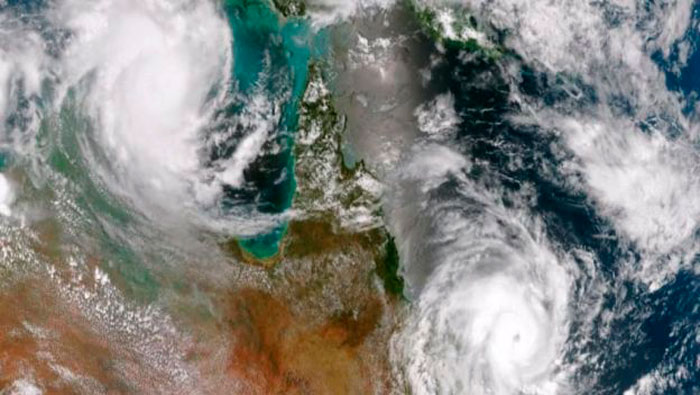 El ciclón Marcia se mueve por la costa este de Australia y genera olas de gran altitud, inundaciones y vientos que alcanzan los 300 kilómetros por hora