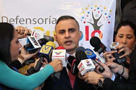 El defensor del pueblo, Tarek William Saab, repudió el llamado a acuerdos de transición hecho por dirigentes de la ultraderecha venezolana.