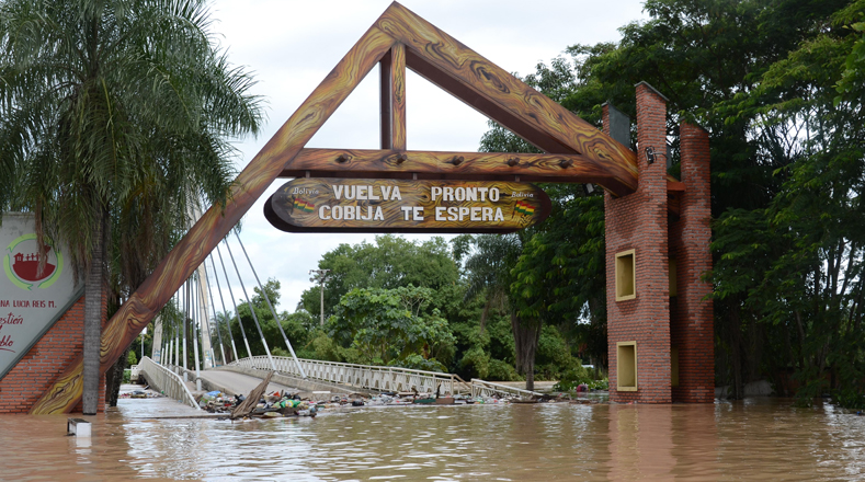 Las lluvias destruyeron dos puentes en las comunidades de Quiabaya y Warisata. 