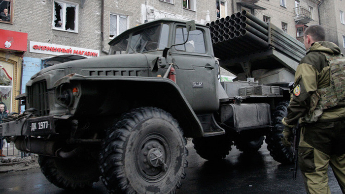 Independentistas del este ucraniano cumplen cese el fuego.
