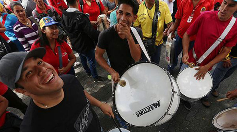 Con música y mucha alegría los venezolanos recorrieron las calles de la capital.