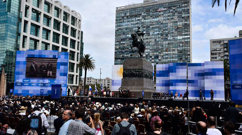 Montevideo festejó la toma de posesión de Tabaré Vázquez.