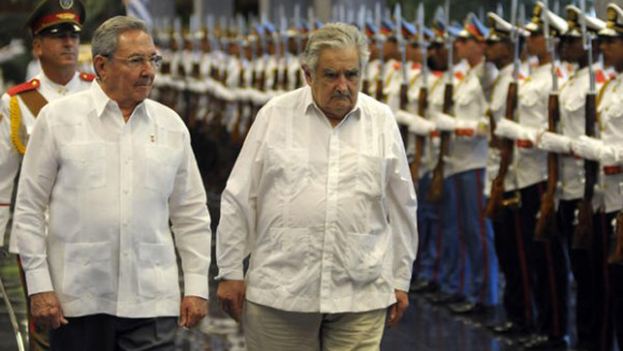 Castro agradeció a Mujica el apoyo al pueblo cubano.