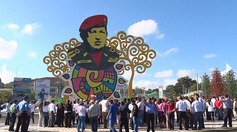 Los asistentes dejarán ofrendas florales en la Plaza Hugo Chávez de Nicaragua.