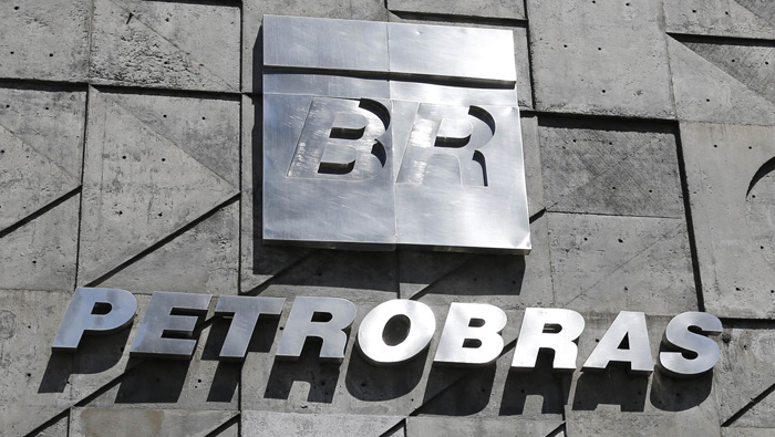 El esquema de corrupción en Petrobras movilizó entre lavado de dinero y sobrefacturación unos 10 mil millones de reales (tres mil 850 millones de dólares).
