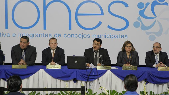 Magistrados del Tribunal Supremo Electoral de El Salvador darán a conocer los resultados en unas dos semanas.